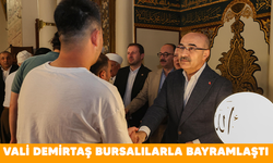 Bursa Valisi Bursalılarla bayramlaştı