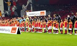 Galatasaray ve Beşiktaş Süper Kupa İçin Sahaya Çıkıyor