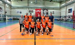 İNEGÖLLÜ VOLEYBOLCULAR ŞAMPİYON OLDU! BURSA’YI TEMSİL EDECEKLER