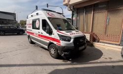 Bursa'da hasta taşıyan ambulans otomobil ile kafa kafaya çarpıştı