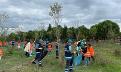 Sancaktepe Belediyesi ekipleri, Dünya Temizlik Günü’nde gönüllülerle el ele verdi