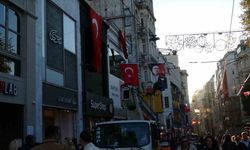 İstiklal Caddesi Cumhuriyet Bayramı’na hazırlanıyor