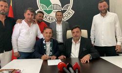 Sakaryaspor’da teknik direktör Suat Kaya ile yollar ayrıldı