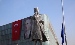 Atatürk Heykeli Kent Meydanı’nda açıldı