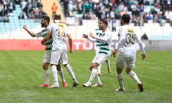 Bursaspor  hem yenilmedi, hem taraftar rekoru kırdı