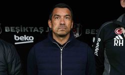 Beşiktaş, Hollandalı Teknik Direktör Giovanni van Bronckhorst ile yollarını ayırdığını açıkladı.