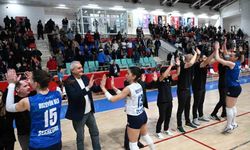 Bozüyük Belediyesi Eğitim ve Spor Kulübü Kadın Voleybol Takımı’na tebrik