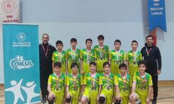 Gaziosmanpaşa İmam Hatip Ortaokulu Voleybol Takımlarından Büyük Başarı