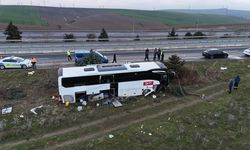 Gelibolu'da otobüs yoldan çıktı: 37 yaralı