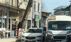 Aracı yola bırakıp gitti, metrelerce araç trafiği oluştu