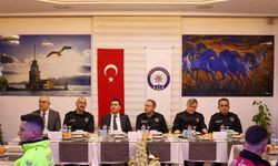 Emniyet personelleriyle iftar programı