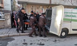 Kan donduran cin*yet: Annesini defalarca bıçakladı