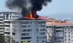 6 katlı binanın çatısı kül oldu