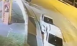 Bursa'da kontrolden çıkıp park halindeki araçlara çarpan sürücü kayıplara karıştı