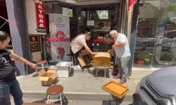 Binlerce arı iş merkezini bastı