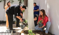 İzmir'de öğrenciler istedi Büyükşehir ekipleri yaptı