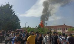 Kocaeli’de fen lisesi yanıyor, öğrenciler tahliye ediliyor