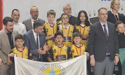 BAKYAPI HACI ALİ BAKGÖR ORTAOKULU KÜÇÜKLER GENEL SATRANÇ  TÜRKİYE İKİNCİSİ