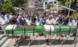 İznik Gölü'nde boğulan 8 ve 9 yaşındaki iki kuzen son yolculuklarına uğurlandı