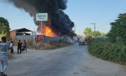 Bursa'da plastik fabrikası alevlere teslim oldu