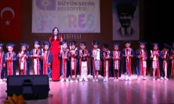 Antalya'da Kumlucalı miniklerden mezuniyet kutlaması
