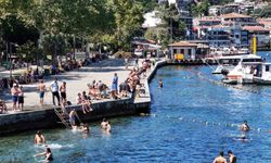 Sıcak havadan bunalan İstanbullular Boğaz’da serinledi