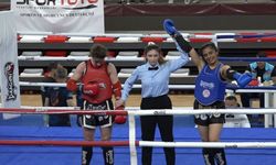 Türkiye Muaythai Şampiyonası’nda yarı final heyecanı yaşanıyor