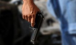 Akrabalar arasında silahlar konuştu! Baba öldü, oğlu yaralandı