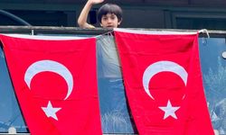 Cumhurbaşkanı Erdoğan’ın bayrak çağrısına İstanbul’dan yanıt