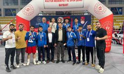 Kocaeli, Bayburt’ta zirveye yumruk attı: 10 madalya ile Türkiye şampiyonu oldu