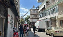 Üsküdar’da 3 katlı binanın çatısında yangın çıktı