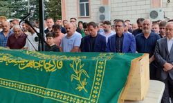 Cem Küçük'ün zor günü... Babası Giresun'da son yolculuğuna uğurlandı