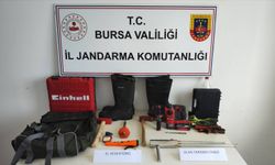 İNEGÖL JANDARMASINDAN KAÇAK KAZIYA SUÇÜSTÜ