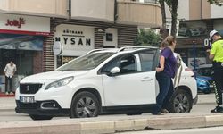 İnegöl'de karşıdan karşıya geçemedi