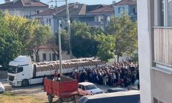 İnegöl'de tonlarca patatesi ücretsiz dağıttı