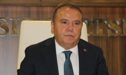 Tutuklu bulunan eski Antalya Büyükşehir Belediye Başkanı Muhittin Böcek hastaneye kaldırıldı