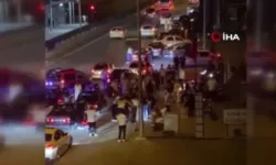 Asker eğlencesi için trafiği kesip oyun havası oynadılar