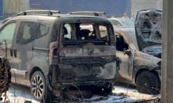 Bursa'da AVM otoparkında yangın: 6 araç kül oldu