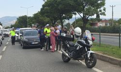 Bursa'da 3 otomobil bir birine girdi, 1 bebek ve çocuk yaralandı