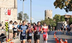 Dünyanın ilk Asya ve Avrupa Triatlon Şampiyonası İstanbul’da yapıldı