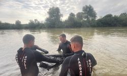 Sakarya Nehri’ne düştüğü öne sürülen gencin cansız bedeni 3 gün sonra bulundu