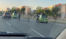 Bursa'da trafikte motosikletiyle akrobasi yaptı