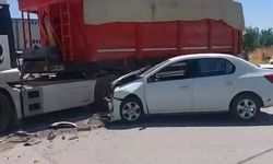 İnegöl'deki kaza da araç hurdaya döndü