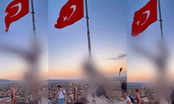 Turistten Türk bayrağına büyük saygısızlık!