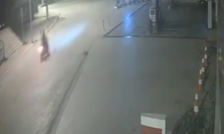 Motosiklet kazası kameralara yansıdı