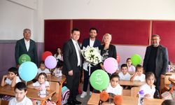 Miniklerin ilk ders heyecanına Başkan Aydın eşlik etti