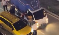 Bursa'da iki sürücü kavgaya tutuştu, trafik kitlendi