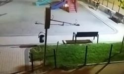 Bursa'da çocuklar oyun parkını ateşe verdi