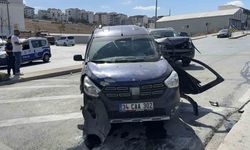 Arnavutköy’de iki araç çarpıştı: 1 yaralı