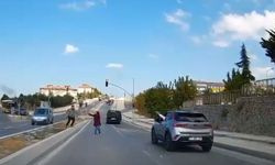 Arnavutköy’de trafikte taşlı saldırı kamerada